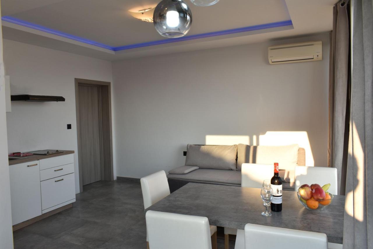 Apartments Toni Primošten Екстериор снимка