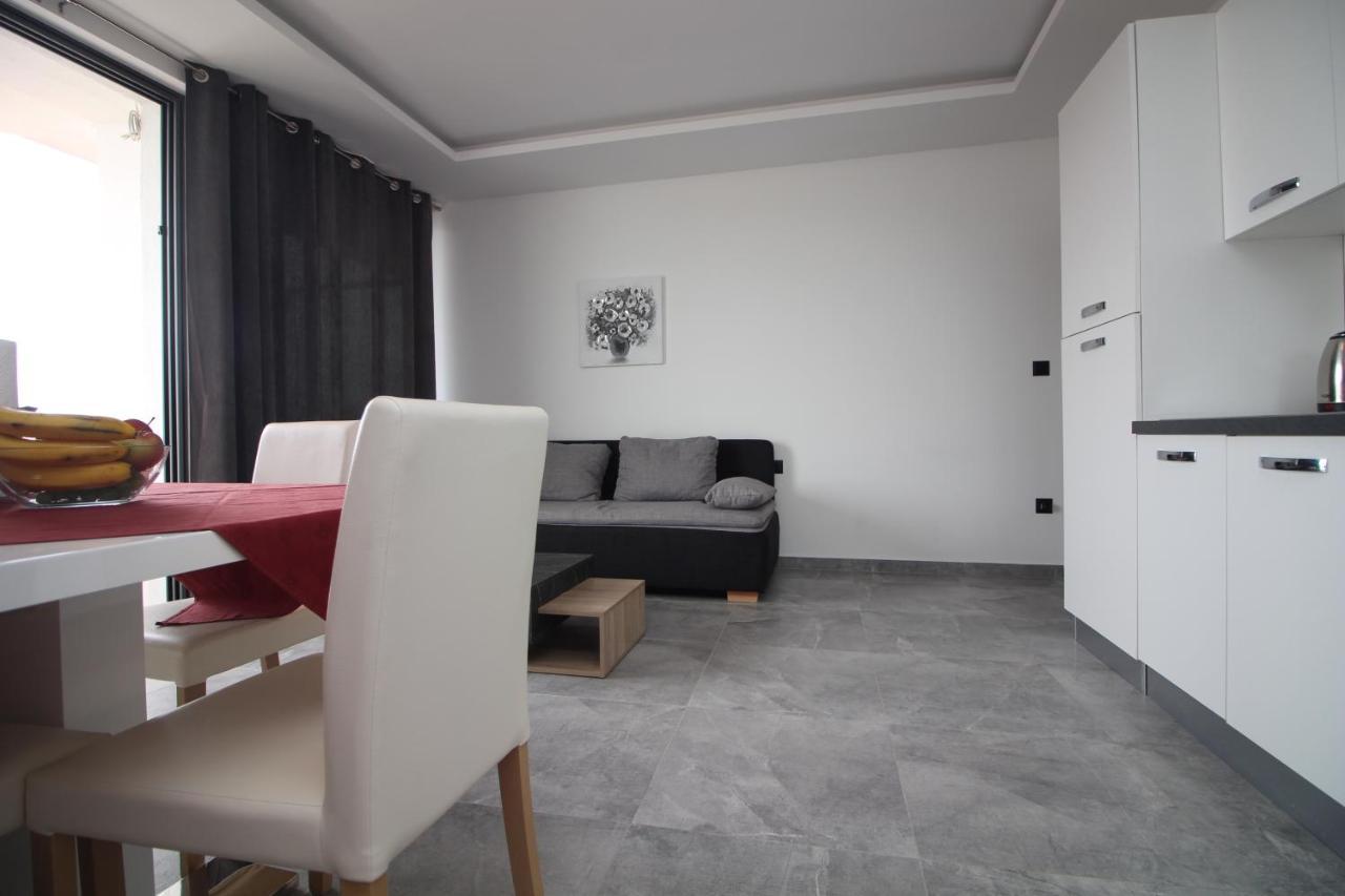 Apartments Toni Primošten Екстериор снимка