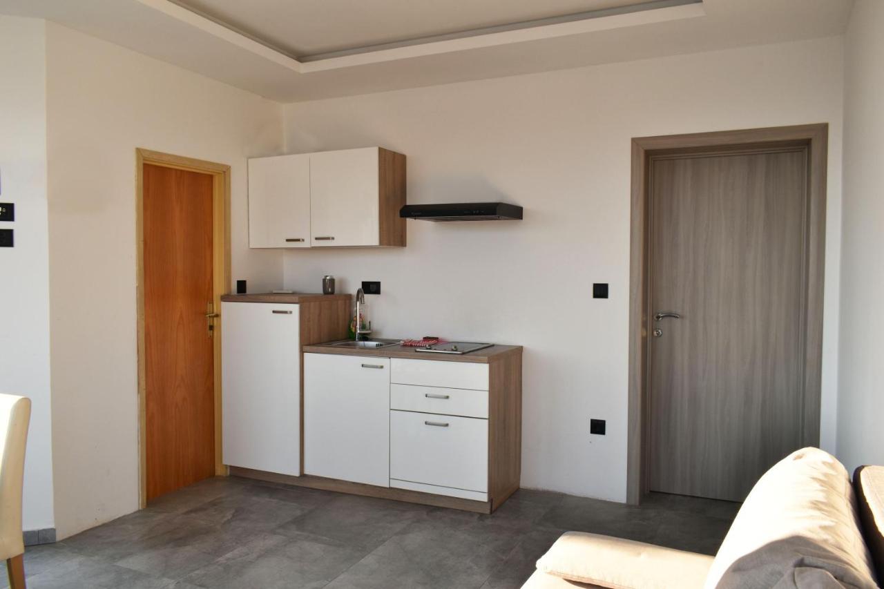 Apartments Toni Primošten Екстериор снимка