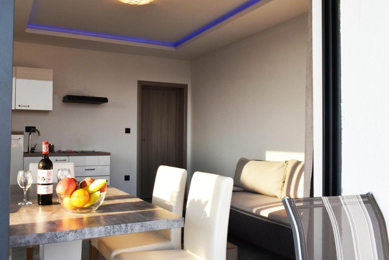 Apartments Toni Primošten Екстериор снимка