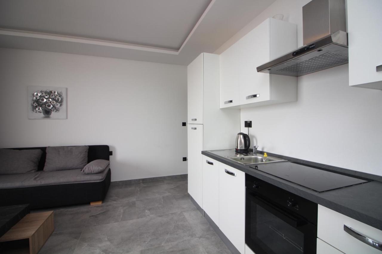 Apartments Toni Primošten Екстериор снимка