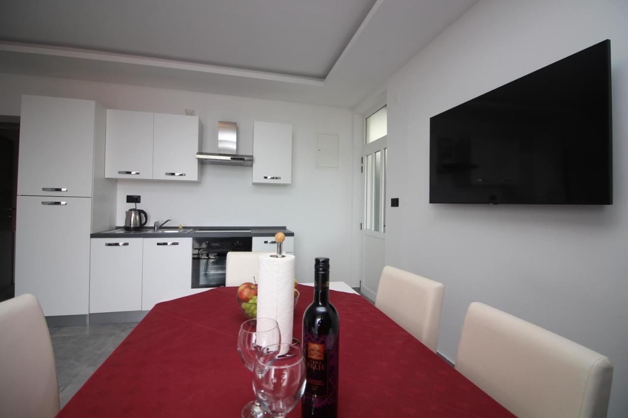 Apartments Toni Primošten Екстериор снимка