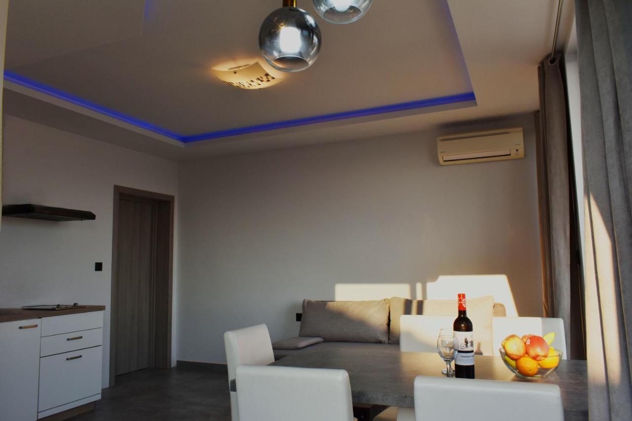 Apartments Toni Primošten Екстериор снимка