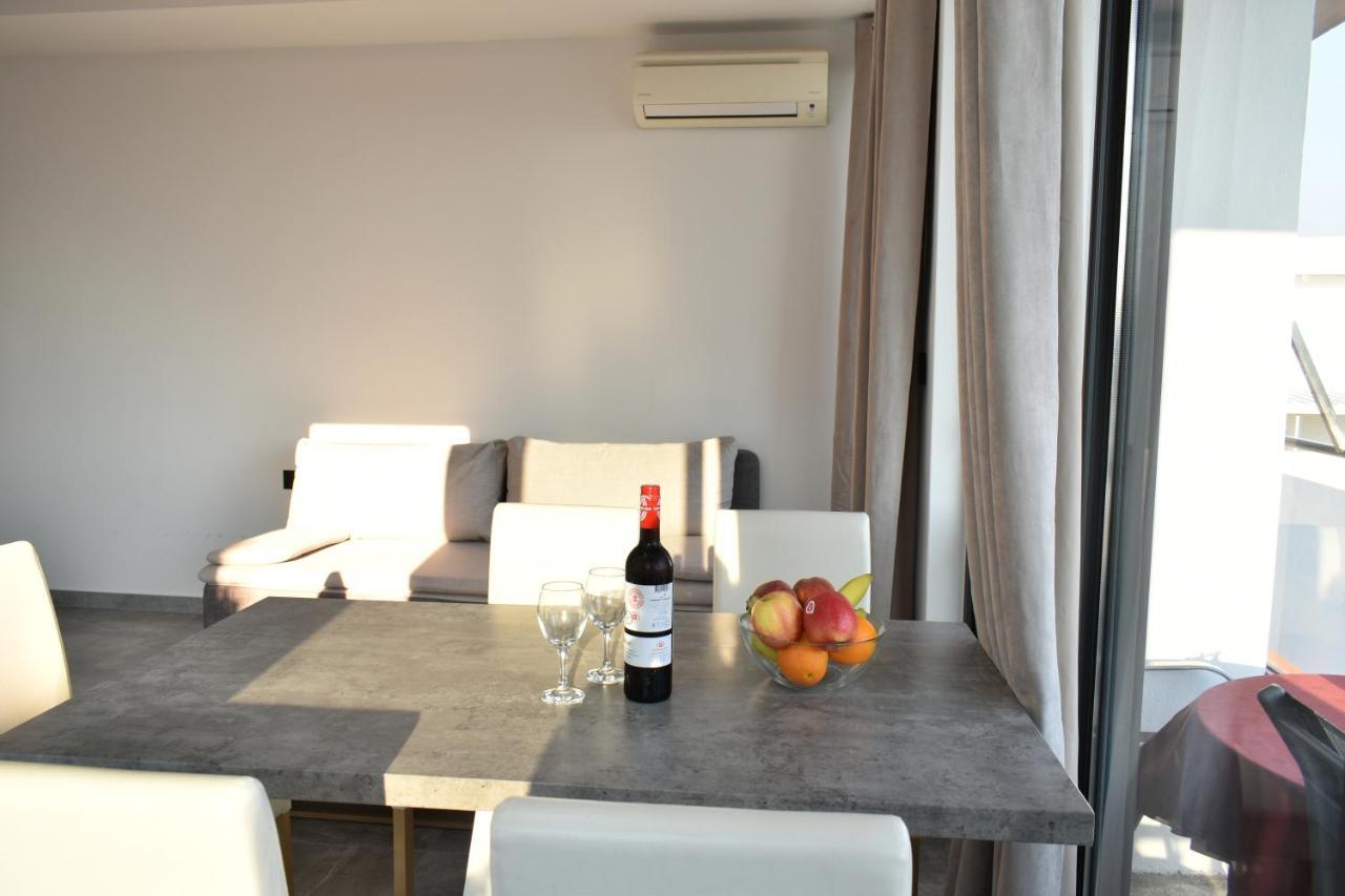 Apartments Toni Primošten Екстериор снимка