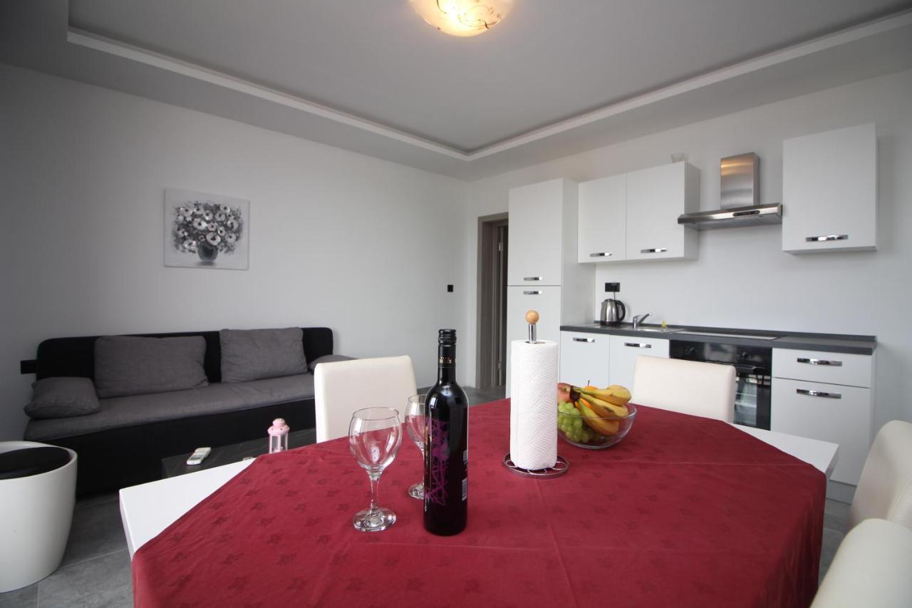 Apartments Toni Primošten Екстериор снимка